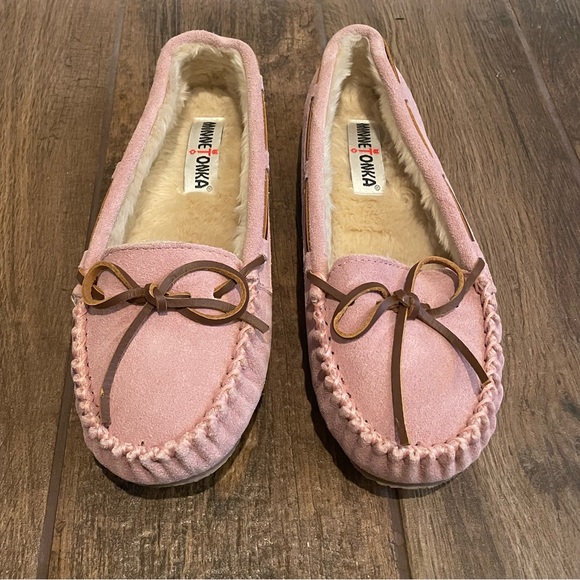 Minnetonka Pink Women's Moccasins - Picture 6 of 6